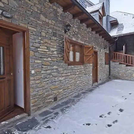 Casa Aranesa Cardenal 아파트 *